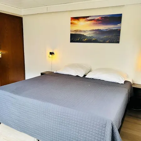 Das-urlaubszuhause-fuer-familien-grossfamilien-mehrfamilien-und-kleine-gruppen-bis-zum-12-personen-mit-vielen-unterhaltungsmoeglichkeiten-im-harz Casa vacanze