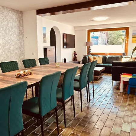 Casa vacanze Das-urlaubszuhause-fuer-familien-grossfamilien-mehrfamilien-und-kleine-gruppen-bis-zum-12-personen-mit-vielen-unterhaltungsmoeglichkeiten-im-harz